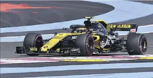  ?? // AFP ?? Hamilton dominó a placer y acabó en lo más alto del podio de Paul Ricard; Alonso sufrió una decepción más y Sainz acabó con un octavo que supo a poco