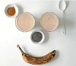  ??  ?? The delicious and filling banana breakfast smoothie will give you a good start to the day.