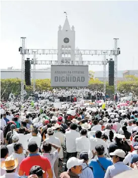  ?? ABRAHAM JIMÉNEZ ?? Los inconforme­s se reunieron en la Plaza Central de Tuxtla Gutiérrez.