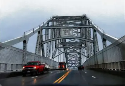  ?? JOHN TLUMACKI/GLOBE STAFF/FILE ?? State officials said they plan to replace the Sagamore Bridge.
