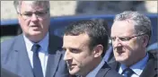  ??  ?? Emmanuel Macron entourée de sa garde rapprochée : JeanPaul Delevoye (ici à gauche) et Richard Ferrand. (Photo AFP)