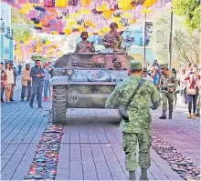  ?? /MOISÉS MORALES ?? Un vehículo militar destruyó los juguetes bélicos