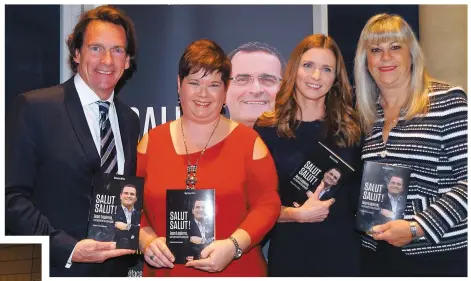  ?? PHOTOS MARIO BEAUREGARD ?? Lors du lancement du livre, on apercevait Pierre Karl Péladeau, président et chef de la direction de Québecor en compagnie de l’auteure, Marianne White, Marie-Anne Lapierre et Lyne Robitaille, présidente et éditrice du Journal de Montréal.