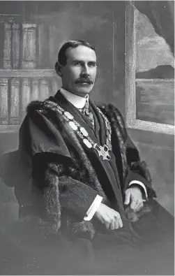  ?? PHOTO: HERMAN JOHN SCHMIDT VIA ALEXANDER TURNBULL LIBRARY ?? Christophe­r James Parr in mayoral attire, circa 1911.