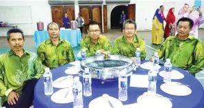  ??  ?? ANTARA Guru Besar daerah Ranau yang hadir.