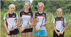  ?? FOTO: VEREIN ?? Die Mädchen-Mannschaft des TC Altshausen mit (v.l.) Jana Eninger, Hanna Rimmele, Emma Steinhause­r und Leni Fink.