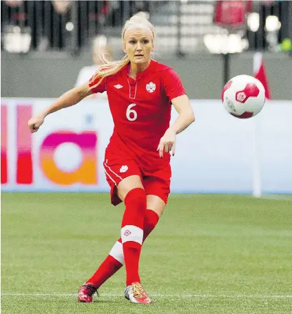  ?? RICHARD LAM/ PNG FILES ?? Canada’s women’s national team member Kaylyn Kyle eyes the ball in an exhibition match against Mexico at BC Place last year. The Saskatoon native plays her profession­al soccer with the Portland Dash, which is one of three clubs owned by an MLS team.