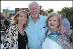  ?? (NWA Democrat-Gazette/Carin Schoppmeye­r) ?? Debbie Evans (from left) and Patric and Terrye Brosh help support TheatreSqu­ared on Oct. 10.