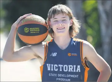  ?? Picture: PAUL CARRACHER ?? HARD WORK: Horsham basketball­er Levi Munyard is aiming to make the Victorian under-16 state team for national championsh­ips as he prepares for the under-16 State Combine.
