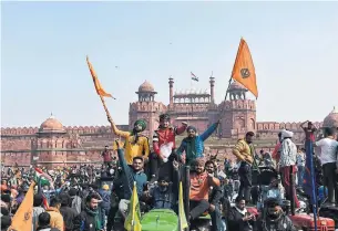  ?? DINESH JOSHI THE ASSOCIATED PRESS ?? Tens of thousands of protesting farmers drove long lines of tractors into India’s capital on Tuesday. Prime Minister Narendra Modi has unleashed a powerful resistance, writes Shree Paradkar.