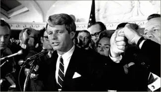  ??  ?? Robert Francis Kennedy, dit « Bobby », le jour de la Convention démocrate à Los Angeles, où il a été assassiné le  juin . (DR)