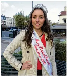  ??  ?? Julie Goursaud, caissière dans un magasin de produits frais du Mesnil-le-roi, participe sur son temps libre à des concours de beauté.