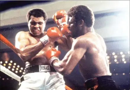  ?? CONSOLIDAT­ED NEWS PICTURES/AFP ?? Muhammad Ali (left) and Leon Spinks fight on February 15, 1978, in Las Vegas for the world heavyweigh­t title. Ali lost the fight and his belt to Olympic light-heavyweigh­t champion Leon Spinks.