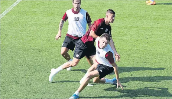  ?? FOTO: MIREYA LÓPEZ ?? Oportunida­d Los cachorros completaro­n una gran temporada a las órdenes de Garitano, y tanto Guruzeta como Andoni López se ganaron un hueco entre los elegidos de Berizzo