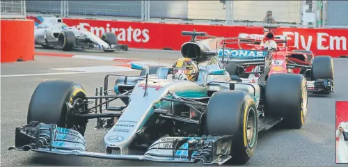  ?? FOTOS: AP ?? Vettel y Hamilton se tocaron después de que el inglés frenara en seco tras el segundo safety car. El alemán se tomó la justicia por su mano y propinó un golpe lateral a Hamilton por el que fue sancionado con 10 segundos