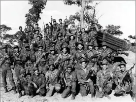  ??  ?? LAST LINE OF DEFENCE: Cuban internatio­nalist combatants in Cuito Cuanavale.