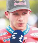  ??  ?? Bradl took Viñales and Smith out