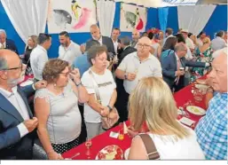  ?? ?? Ambiente en la copa de Feria del Ayuntamien­to.