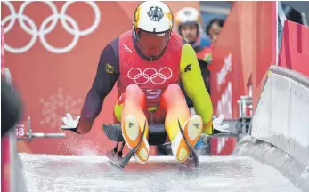  ?? FOTO: DPA ?? Für Felix Loch winkt mehr als Gold – drei Rodel-Olympiasie­ge hat vor ihm nur Georg Hackl geschafft.