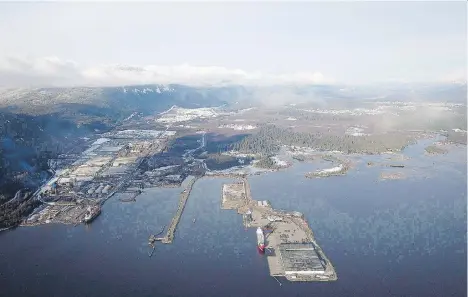  ?? DARRYL DYCK/THE CANADIAN PRESS FILE ?? Douglas Channel, the proposed terminatio­n point for Enbridge’s Northern Gateway pipeline, is pictured in an aerial view in Kitimat. Multiple sources say Enbridge is considerin­g other potential corridors and end points for the pipeline.