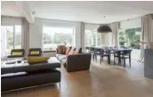  ??  ?? Voor deze flat van 200 vierkante meter in Knokke bedraagt de vraagprijs 3 miljoen euro.