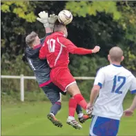  ?? 25_c43pupils0­4 ?? Liam Renton landed on his back after this tussle.