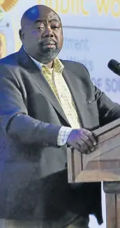  ?? Picture: SIBONGILE NGALWA ?? TIME FOR ACTION: Public works minister Thulas Nxesi has promised to sweep the department clean of corruption as he has declared war on graft.