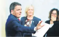  ??  ?? Talijanski premijer Matteo Renzi morao je raspisati referendum o Ustavu jer ga na to obvezuje zakon