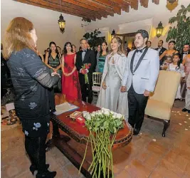  ??  ?? GARCIA Tagle los declaró marido y mujer.