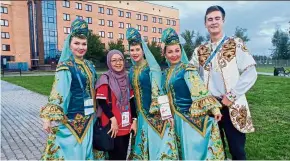  ?? — Photos: JUDITH GISIP ?? The writer with Tatar dancers in traditiona­l costumes.