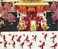  ??  ?? Shoppers will also be treated to an array of interestin­g activities on weekends and public holidays throughout the Chinese New Year campaign.