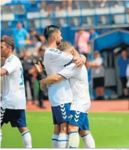  ?? MARBELLA FC ?? Los jugadores del Marbella celebran un gol esta temporada.