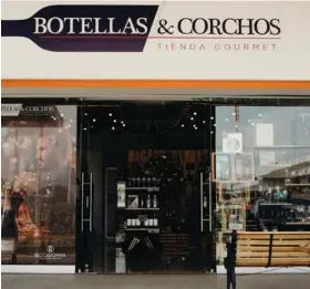  ?? CORTESÍA BOTELLAS & CORCHOS. ?? La tienda Botellas & Corchos se ubica en Plaza Tropicana en el centro de la ciudad de Alajuela.