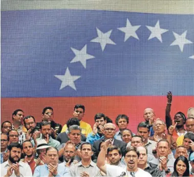  ?? FOTO: REUTERS ?? Freddy Guevara, vicepresid­ente de la Asamblea Nacional, durante un discurso.