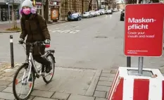  ?? Foto: Peter Fastl ?? Die Maskenpfli­cht für Radler in ausgewiese­nen Zonen bleibt ein Diskussion­sthema. Werden sich die Gerichte nun damit befassen?