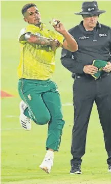  ?? Picture: LEE WARREN/ GALLO IMAGES ?? LOSING: Beuran Hendricks of the Proteas took four wickets for 14 runs against Pakistan in a 3rd KFC T20 Internatio­nal match at SuperSport Park in Pretoria on Wednesday. Proteas lost by 27 runs.