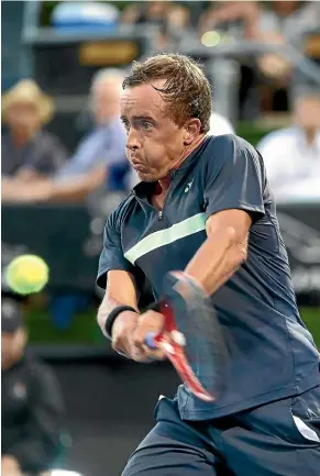  ?? GETTY IMAGES ?? New Zealander Rubin Statham hits a backhand during his straight-sets loss to Jan-Lennard Struff in Auckland last night.