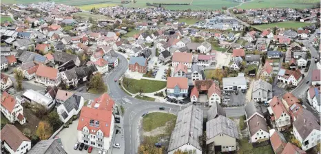  ?? FOTO: BRÜCKMANN ?? In Gemeinden wie Nellingen im Alb- Donau- Kreis sind ungenutzte Ställe ein Hindernis für den Bau neuer Wohnungen in der Ortsmitte.