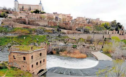  ?? // RAFAEL DEL CERRO ?? El río Tajo a su paso por Toledo en el enclave de la llamada presa del Artificio