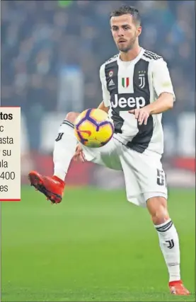  ??  ?? Miralem Pjanic, en un partido con la Juventus.