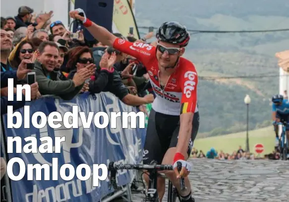  ?? FOTO EPAEFE ?? Tim Wellens wint de zaterdagri­t op een steile kasseihell­ing en legt meteen de basis voor zijn eindzege in de Ruta del Sol.