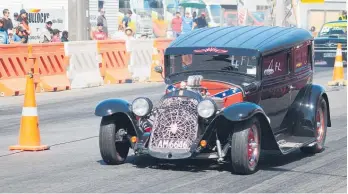  ?? Photos / Phillip Hoskyn ?? Heather Hills was the second fastest female racer in her Willys Whippet hot rod.