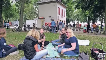  ?? RP-FOTO: HARTJES ?? Die Emmericher Musik- und Kulturinit­iative (MuKIE) freut sich auf ihr neues Domizil im Haus „De wette Telder“.