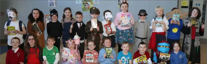  ??  ?? First class students at World Book Day in Enniscorth­y Gaelscoil.