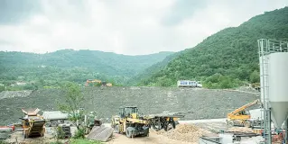  ??  ?? Cantiere Uno dei cantieri della superstrad­a che collegherà Treviso a Vicenza