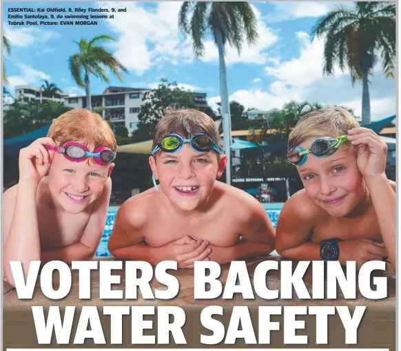  ?? Picture: EVAN MORGAN ?? ESSENTIAL: Kai Oldfield, 8, Riley Flanders, 9, and Emilio Santolaya, 9, do swimming lessons at Tobruk Pool.
