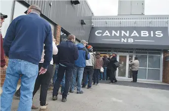  ??  ?? Les files d’attente devant les magasins, lors du premier jour de la légalisati­on du cannabis, ne sont aujourd’hui qu’un souvenir. - Archives