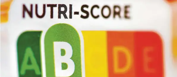  ?? Foto: Patrick Pleul, dpa ?? Nutri‰Score heißt das Logo, das bald Verbrauche­rn anzeigen soll, wie gesund ein Lebensmitt­el ist. Frankreich und Belgien nutzen es bereits.