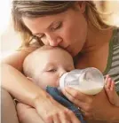  ?? ?? It found no indication of stronger bonding among breast-feeders.
Researcher Abigail Davis said: ‘Current literature is based on the idea that breast-feeding facilitate­s bonding. Our study aligns with the few empirical studies which do not show this associatio­n.’