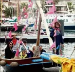  ??  ?? Les Pointus de Sanary ont offert  balades en mer aux visiteurs. Les ateliers “Just’Kids” accueillai­ent chacun environ  enfants par jour.